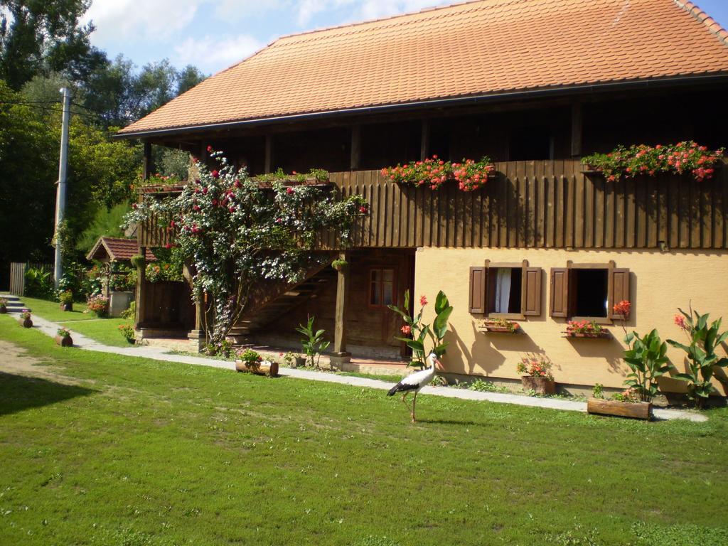 Apartments Iza Na Trem Cigoc Exterior photo